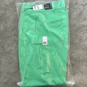 Suit pants. Stylist super high rise mint pant. Bright Kelly green.